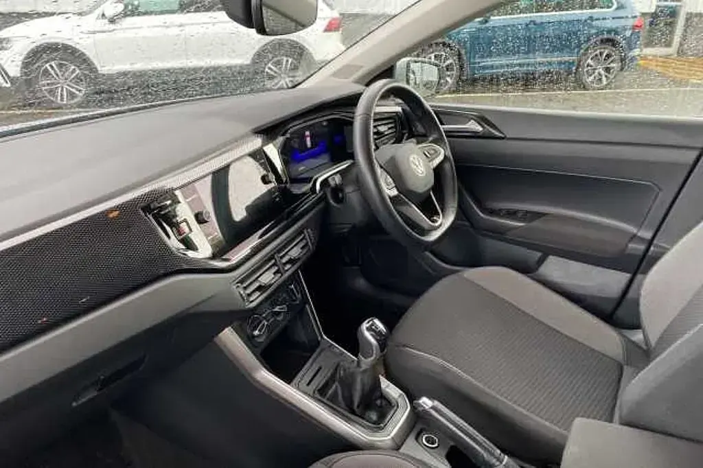 Used VW Polo Life 95 HP (69 kW) 2023 Silver Hatchback