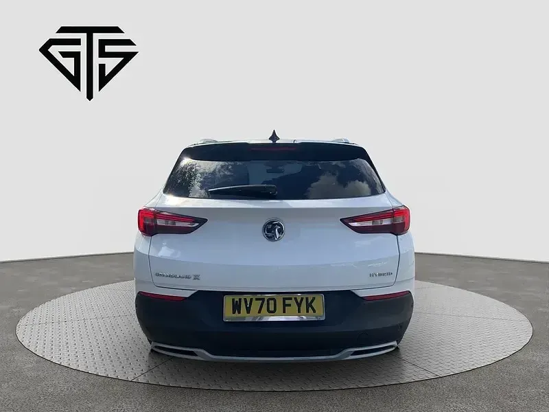 Used Vauxhall Grandland X Business Edition 225 HP (165 kW) 2020 White SUV