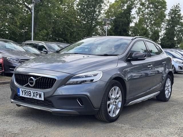 Usado Volvo V40 Pro 150 CV (110 kW) 2018 Gris Utilitario