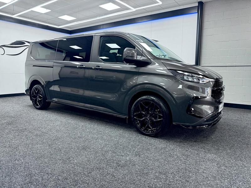 Used Ford Tourneo Titanium 170 HP (125 kW) 2025 Grey MPV