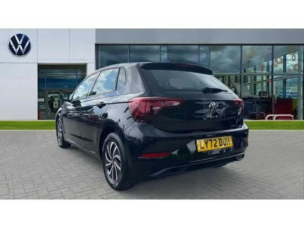Used VW Polo Life 95 HP (69 kW) 2023 Deep black pearl Hatchback
