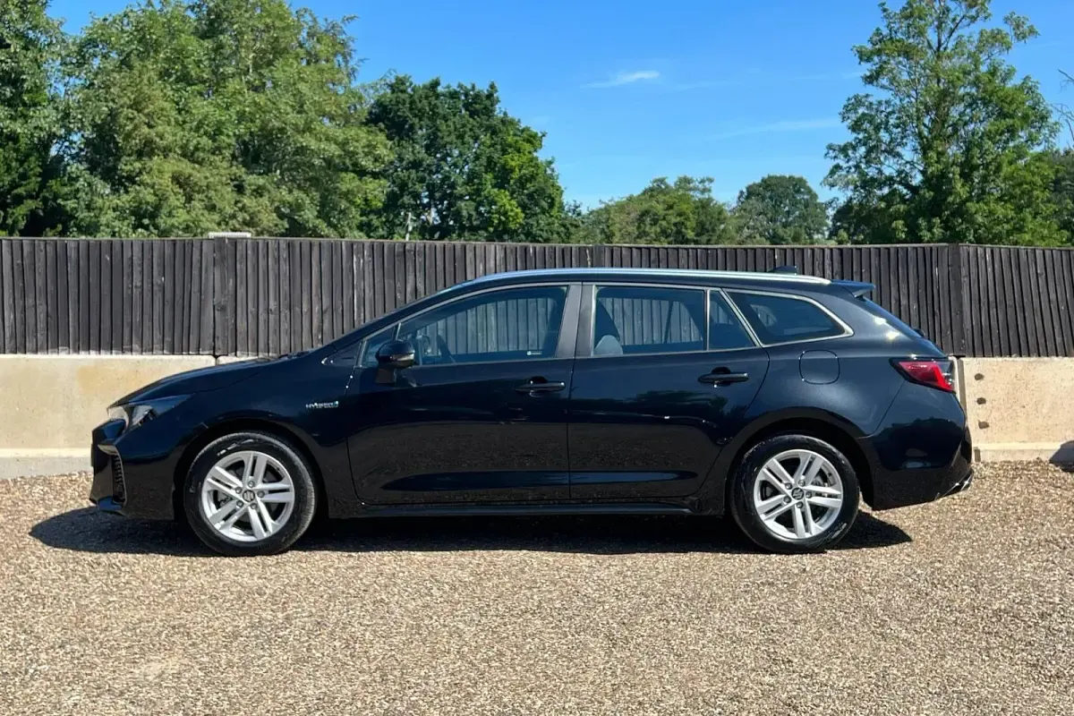 New Suzuki Swace 140 HP (102 kW) 2025 Black Estate