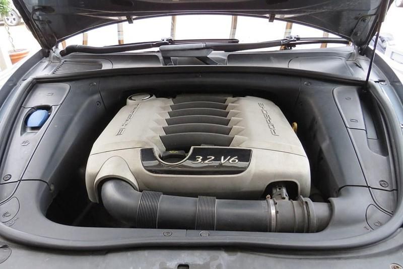 Begagnad Porsche Cayenne 2004 Silver SUV