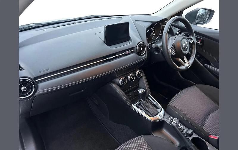 Used Mazda 2 Inclusive 88 HP (64 kW) 2018 White Hatchback