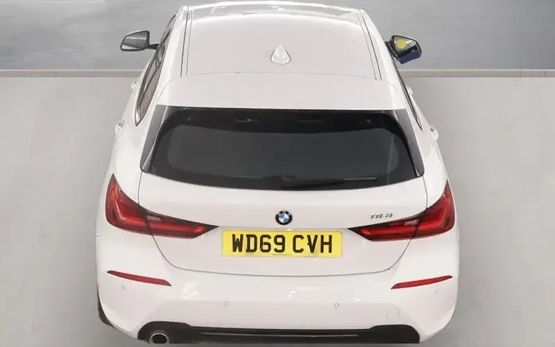 Used BMW 118 Sport Line 140 HP (102 kW) 2020 White Hatchback