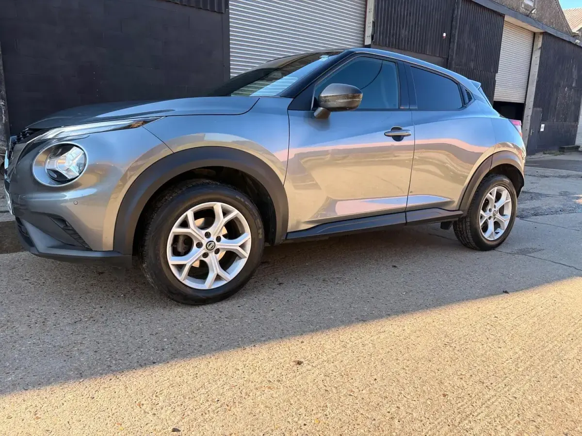 Used Nissan Juke N-Connecta 117 HP (86 kW) 2019 Grey SUV
