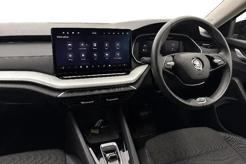 Gebraucht Skoda Octavia SE Technology 113 PS (83 kW) 2024 Schwarz Kombi