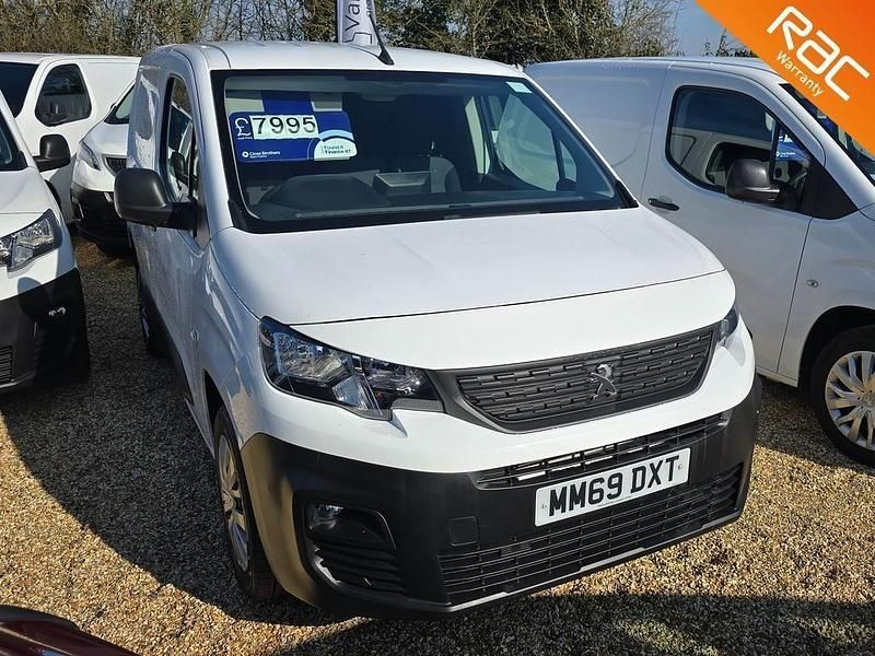 White Used 2019 Peugeot Partner S MPV | £7,995 - Image 1/4