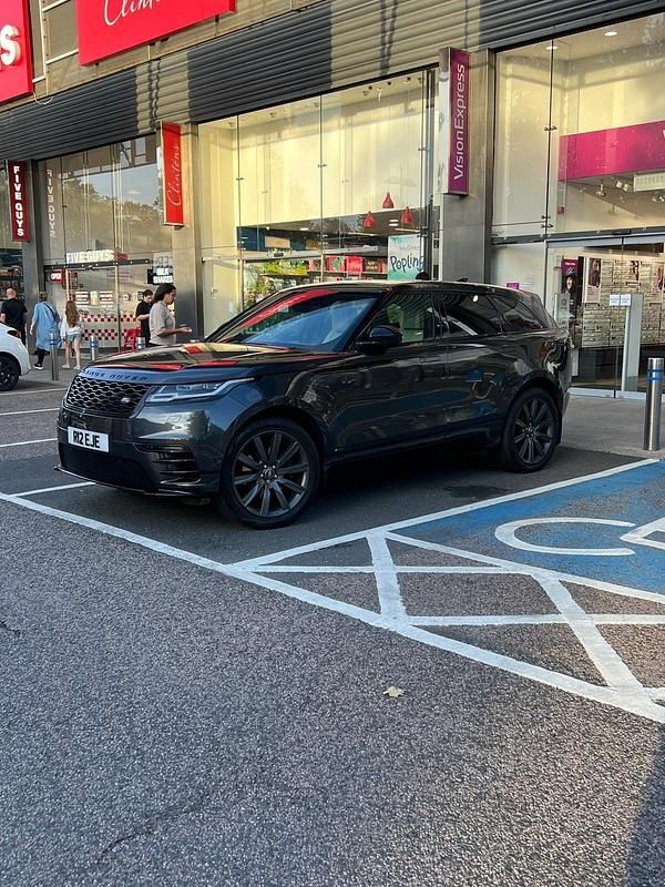 Grey Used 2017 Land Rover Range Rover Velar HSE Dynamic SUV | £21,500 - Image 1/4