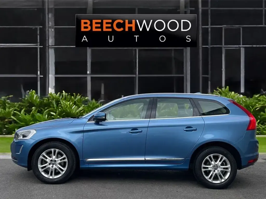 Used Volvo XC60 SE Lux 190 HP (139 kW) 2015 Blue SUV