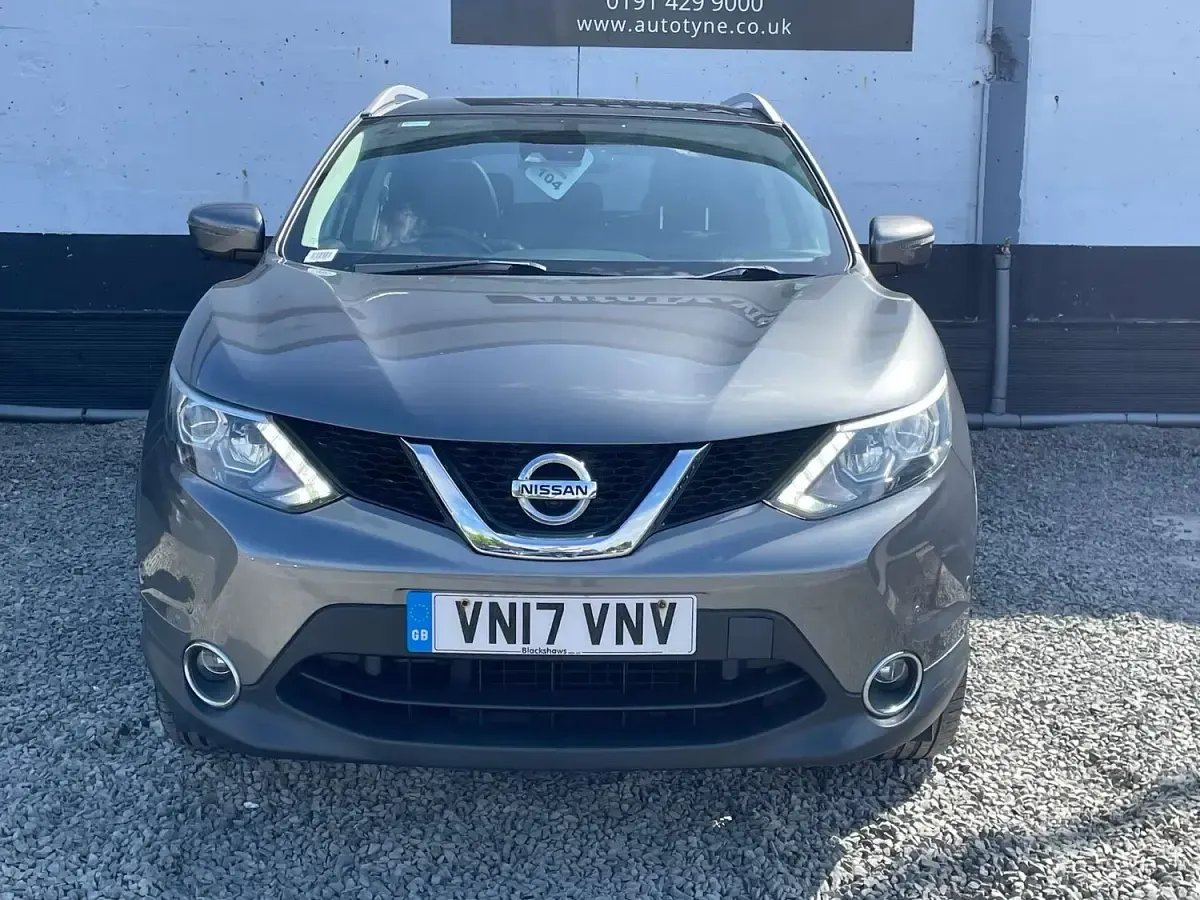 Used Nissan Qashqai Tekna 110 HP (80 kW) 2017 Grey SUV