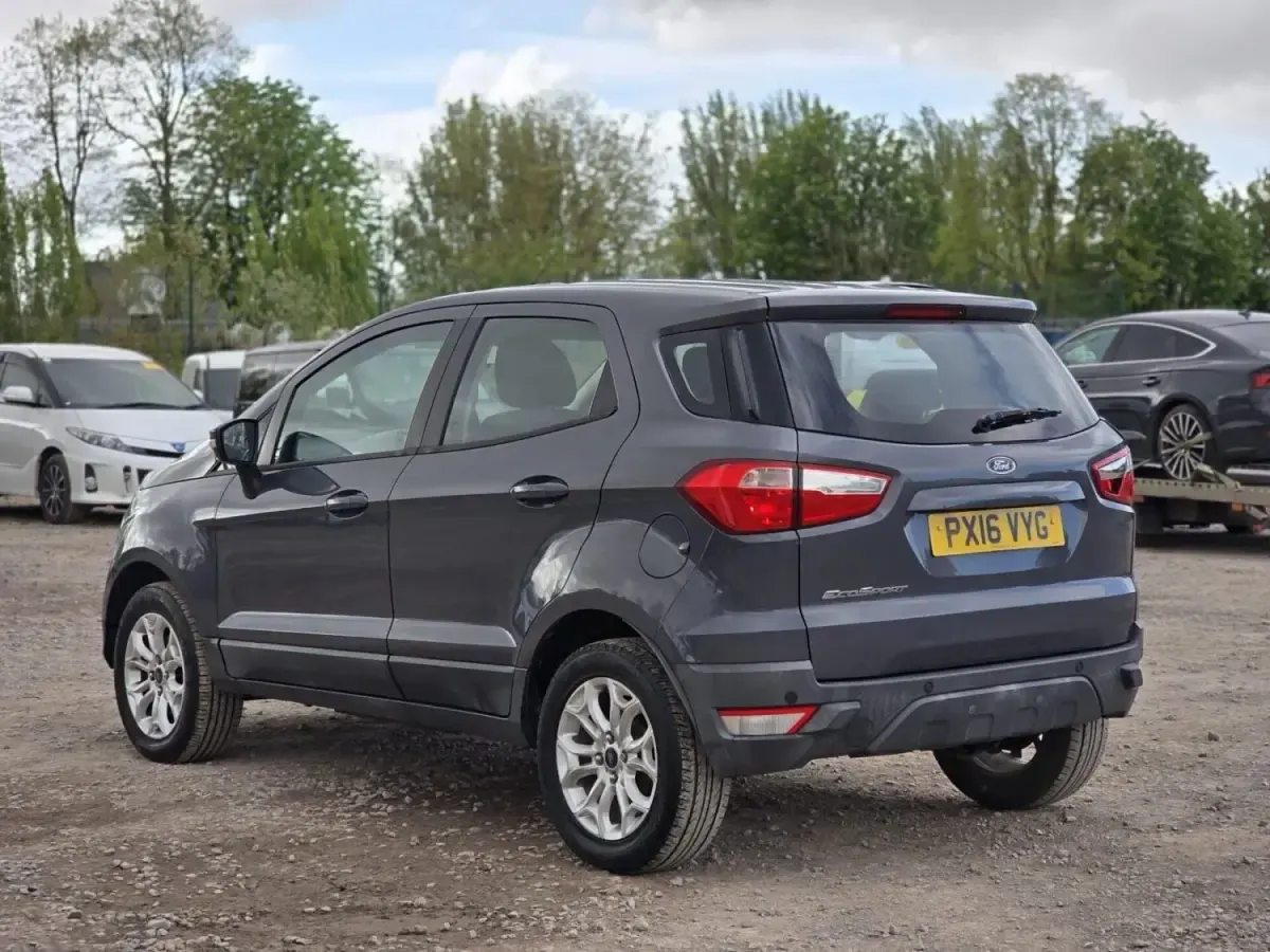Usado Ford Ecosport Zetec 112 HP (82 kW) 2016 Cinzento SUV
