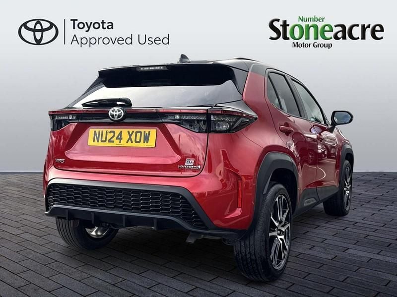 Used Toyota Yaris Hybrid Sport 2024 Red/black Hatchback