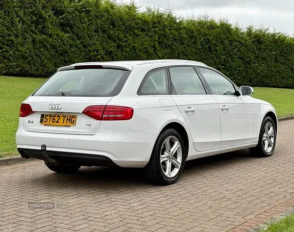 Used Audi A4 140 HP (102 kW) 2013 White Estate