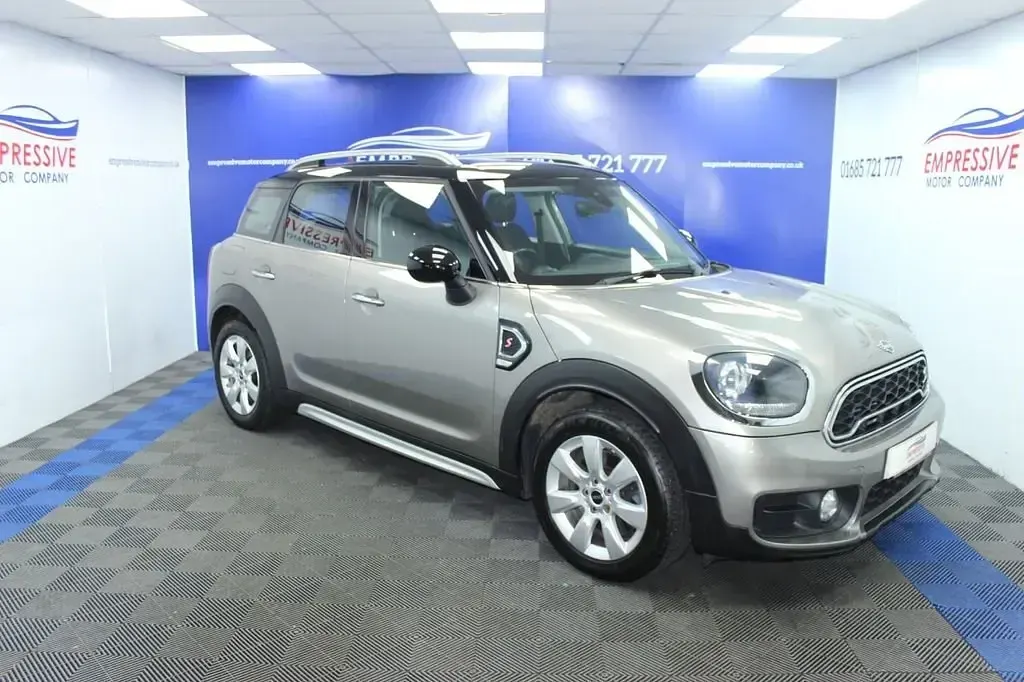 Usado Mini Cooper S 192 HP (141 kW) 2019 Prateado Citadino