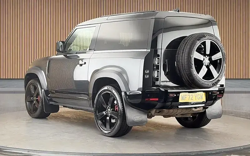 Used Land Rover Defender 400 HP (294 kW) 2024 SUV