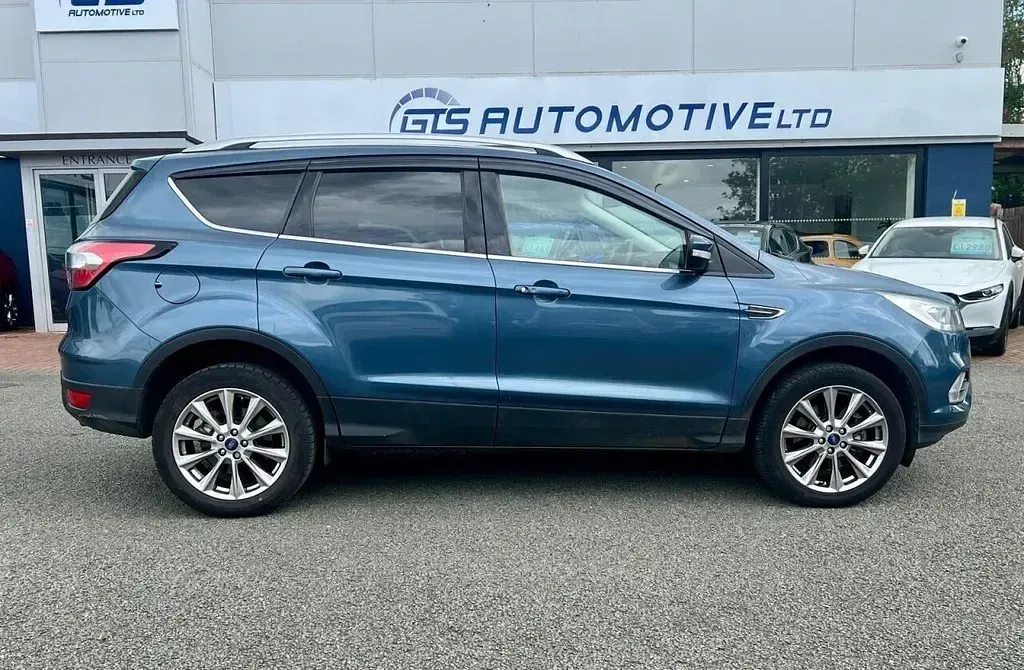 Used Ford Kuga Titanium 120 HP (88 kW) 2019 Blue SUV