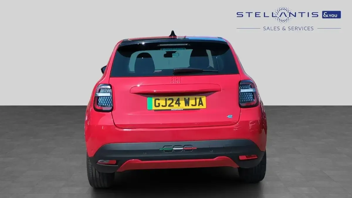 Used Fiat 600E Red 113 kW (154 HP) 2024 Red SUV