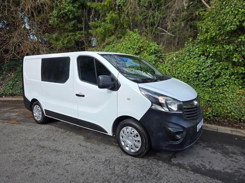 Usado Vauxhall Vivaro 115 HP (84 kW) 2014 Branco Monovolume