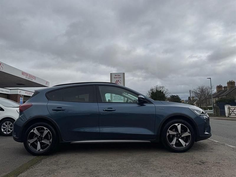 Used Ford Focus Active 155 HP (114 kW) 2023 Blue Hatchback