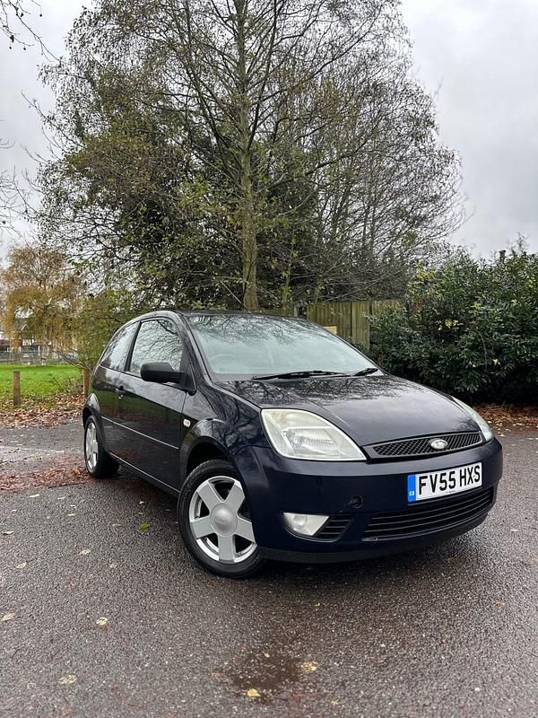 Blue Used 2006 Ford Fiesta Zetec Hatchback | £1,200 (Good price) - Image 1/4