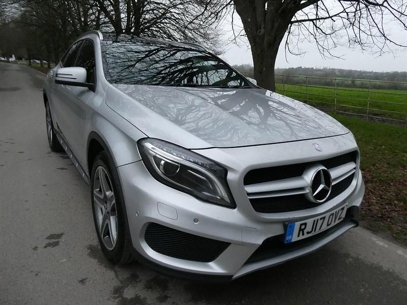 Silver Used 2017 Mercedes GLA220 AMG line SUV | £9,490 (Fair price) - Image 1/4