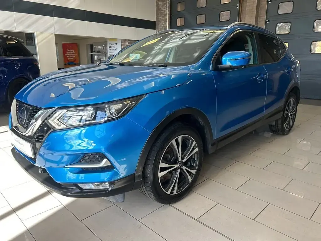 Used Nissan Qashqai N-Connecta 110 HP (80 kW) 2017 Blue SUV