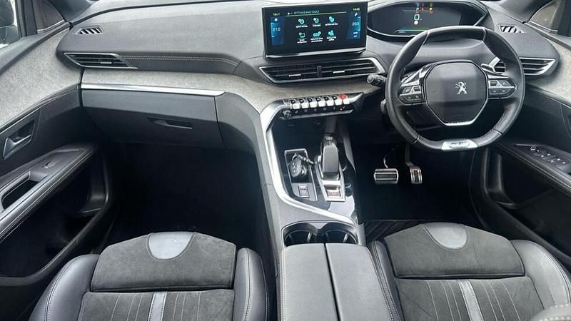 Used Peugeot 3008 Premium 222 HP (163 kW) 2022 SUV