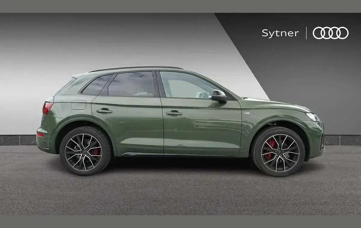 Used Audi Q5 Comfort 261 HP (191 kW) 2023 Green SUV