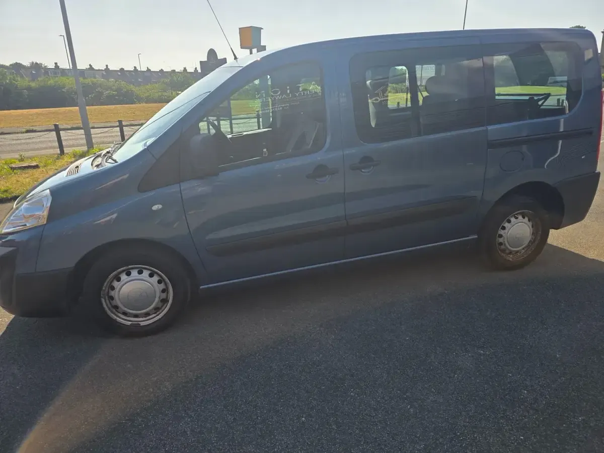 Used Peugeot TePee Comfort 2011 Blue MPV