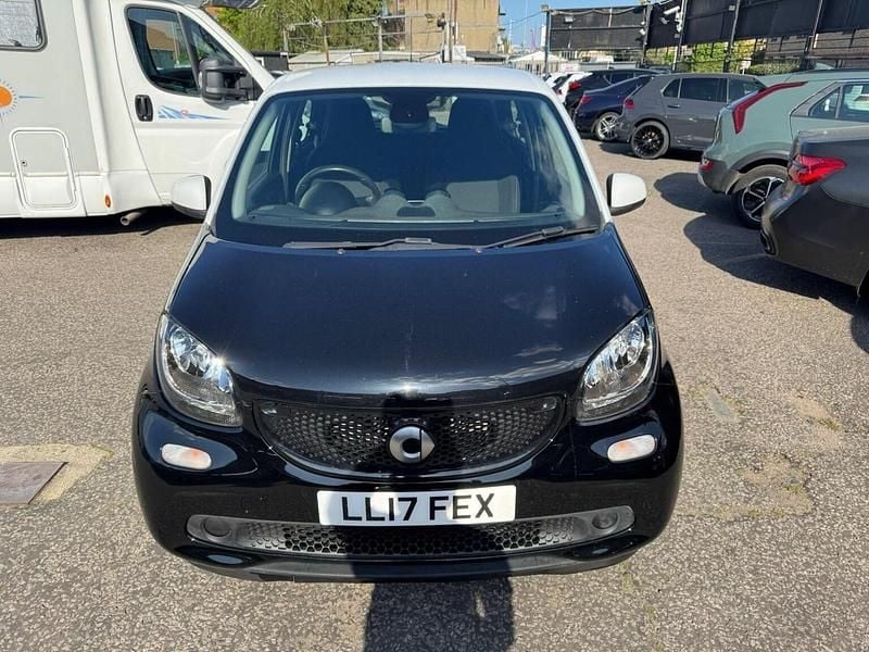 Used Smart ForFour Passion 71 HP (52 kW) 2017 White Hatchback
