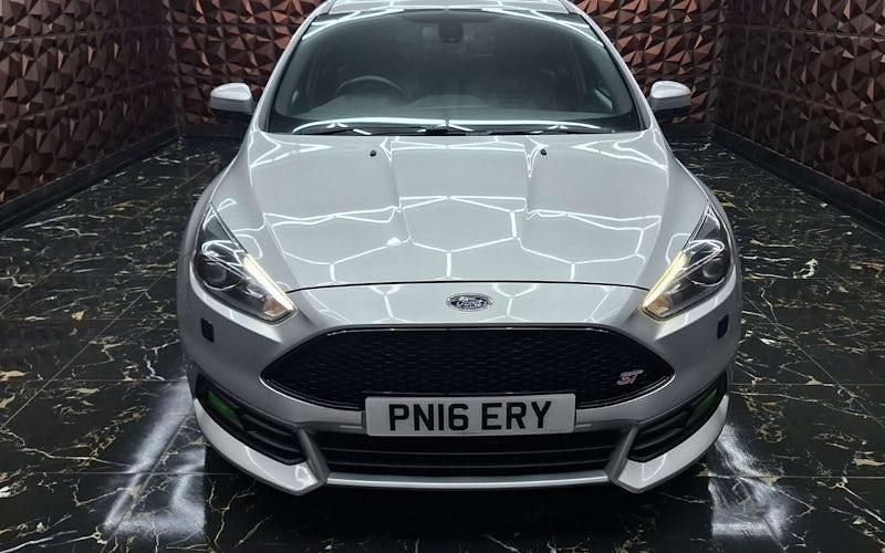 Used Ford Focus ST 185 HP (136 kW) 2016 Silver Hatchback