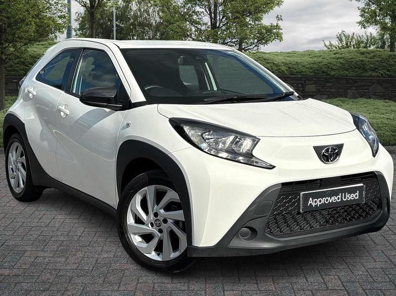 White Used 2022 Toyota Aygo X PURE SUV | £11,761 - Image 1/4
