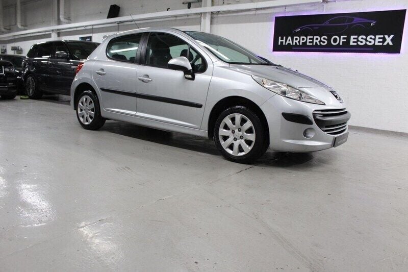 Silver Used 2009 Peugeot 207 S Hatchback | £1,195 (Good price) - Image 1/4