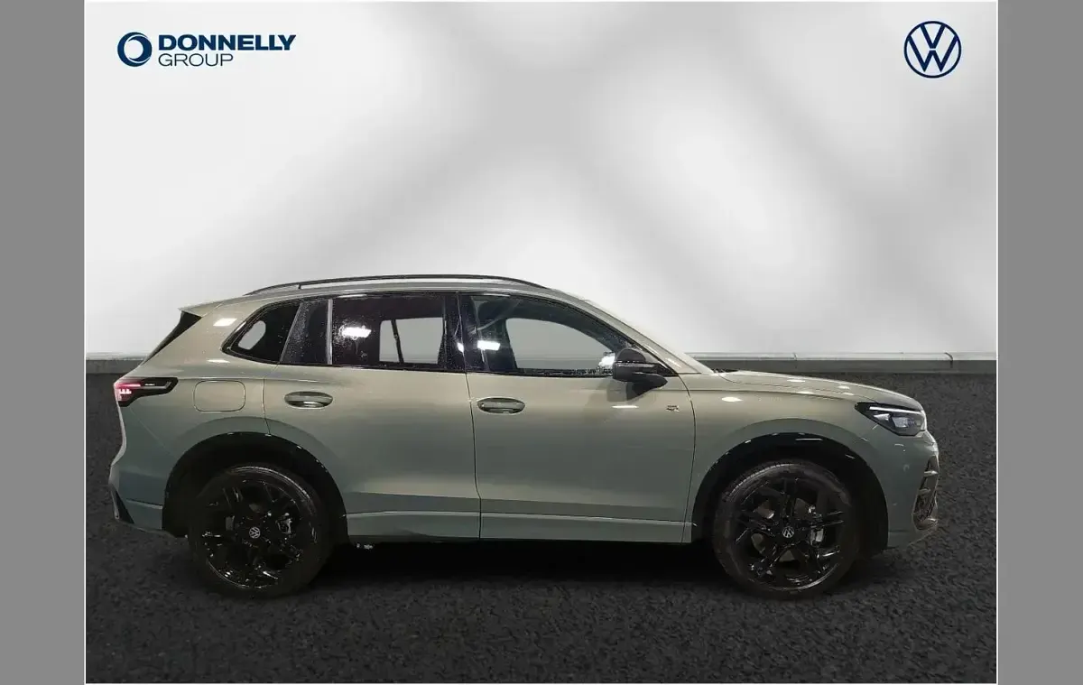 Used VW Tiguan R-line 200 HP (147 kW) 2026 Green SUV