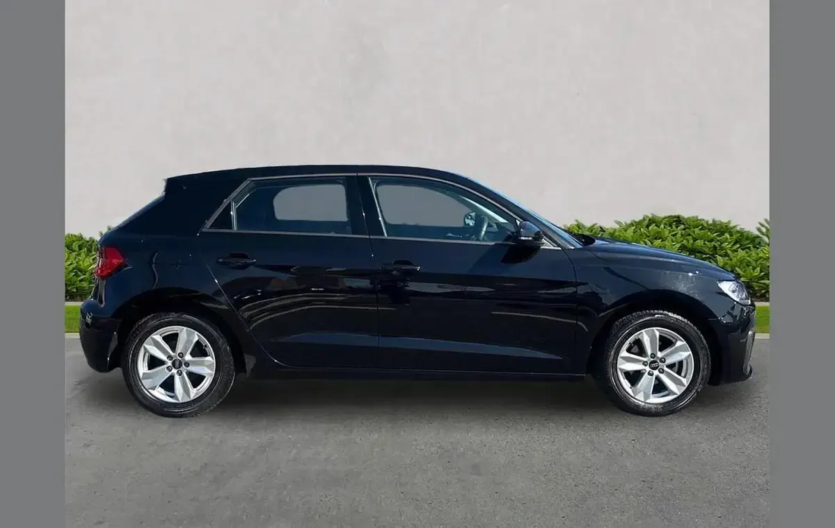 Used Audi A1 Design 94 HP (69 kW) 2023 Black SUV