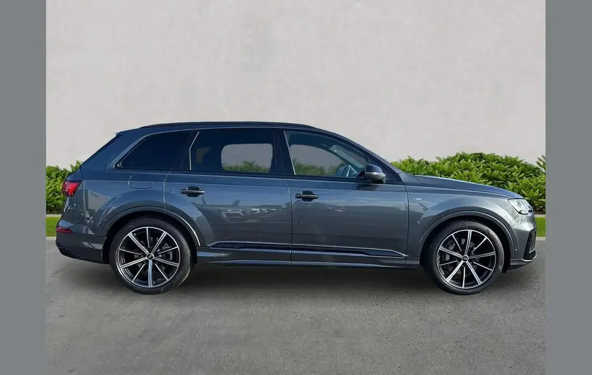 Used Audi Q7 Black Edition 340 HP (250 kW) 2022 Grey SUV