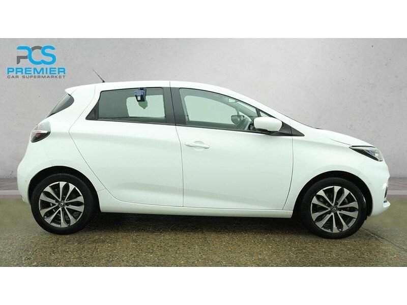 Used Renault Zoe GT-Line 100 kW (136 HP) 2022 White Hatchback