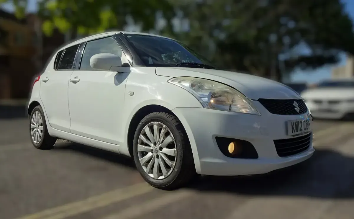 Used Suzuki Swift SZ4 94 HP (69 kW) 2012 White Hatchback