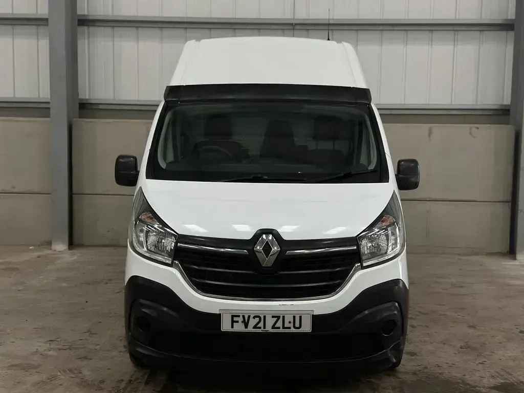 Used Renault Trafic Business 145 HP (106 kW) 2021 White MPV