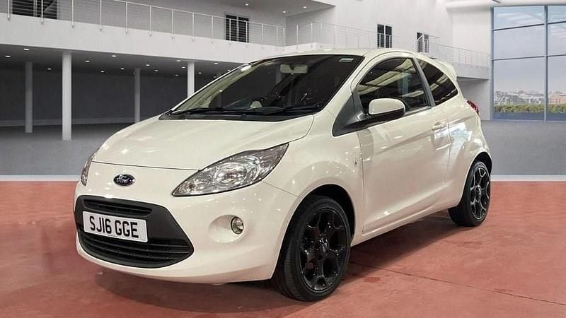 Used Ford Ka Zetec 69 HP (50 kW) 2016 White Hatchback