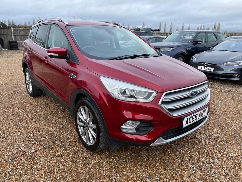 Used Ford Kuga Titanium 120 HP (88 kW) 2019 Red SUV