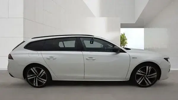 Used Peugeot 508 GT-line 130 HP (95 kW) 2019 White Estate
