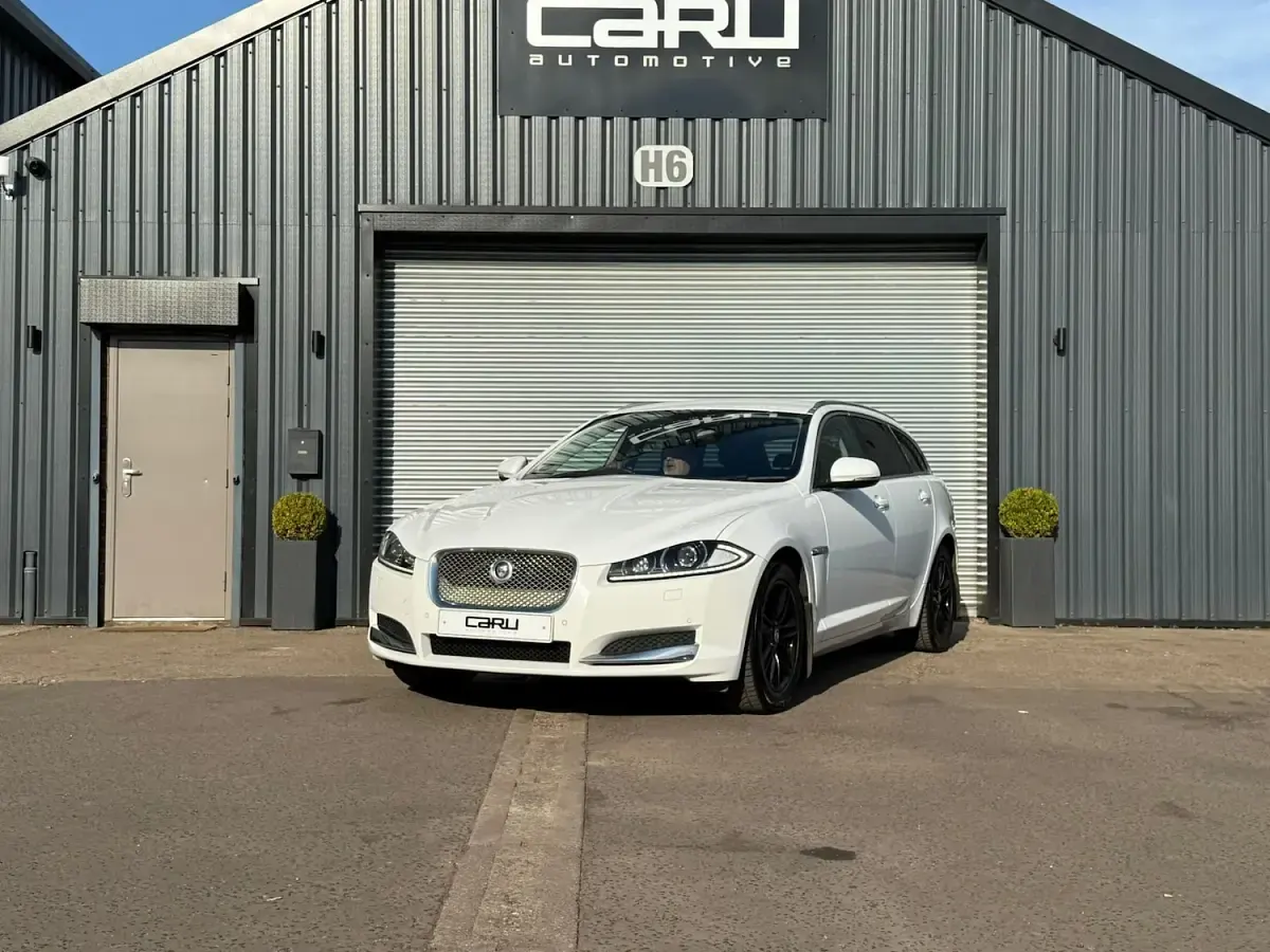 Used Jaguar XF Luxury 2013 White Estate
