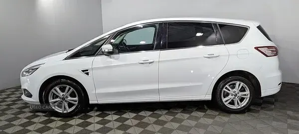 Used Ford S-MAX Titanium 150 HP (110 kW) 2018 White MPV