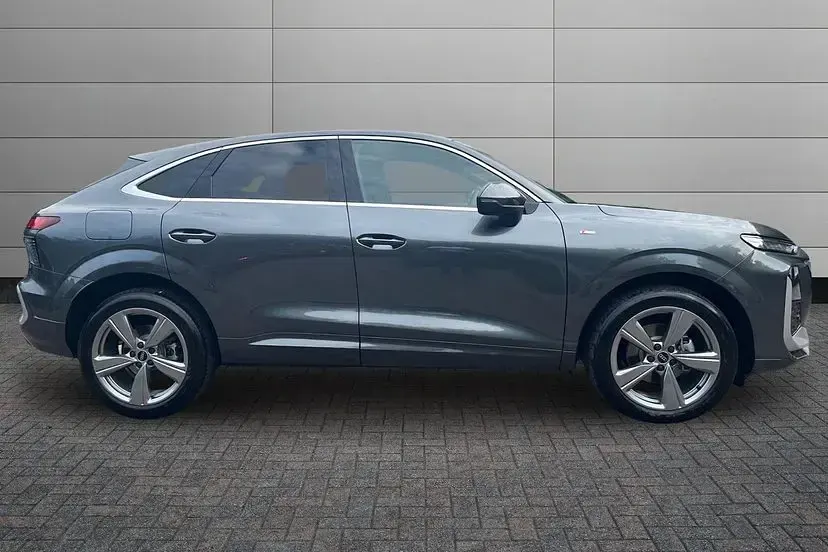 New Audi Q3 Sportback S-Line 148 HP (108 kW) 2026 Daytona grey SUV