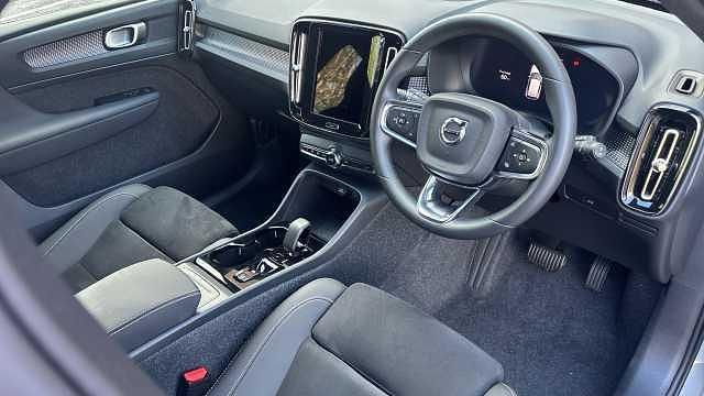 Used Volvo XC40 Plus 197 HP (144 kW) 2025 Grey SUV