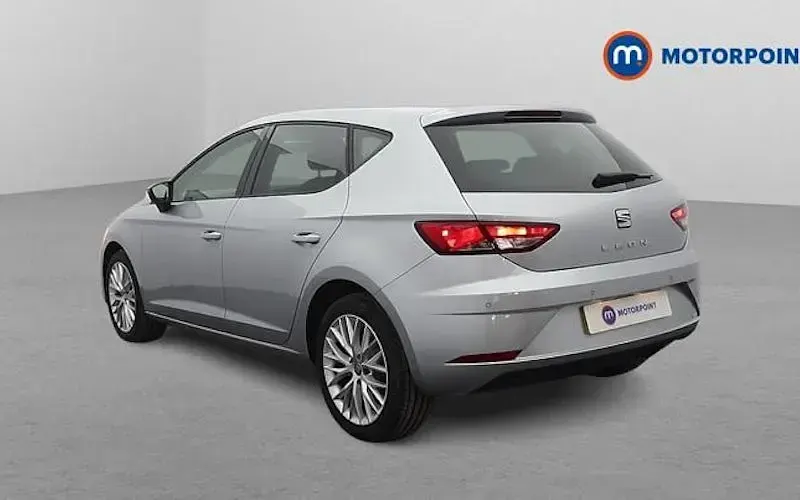 Used Seat Leon SE Dynamic 116 HP (85 kW) 2020 Silver Hatchback