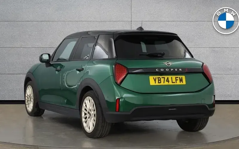 Used Mini Cooper Exclusive 150 kW (204 HP) 2026 Hatchback