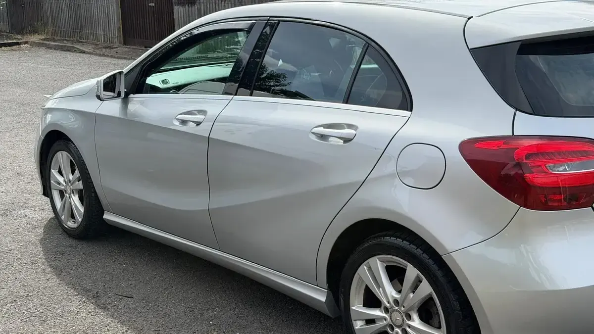 Used Mercedes A180 109 HP (80 kW) 2016 Silver Hatchback